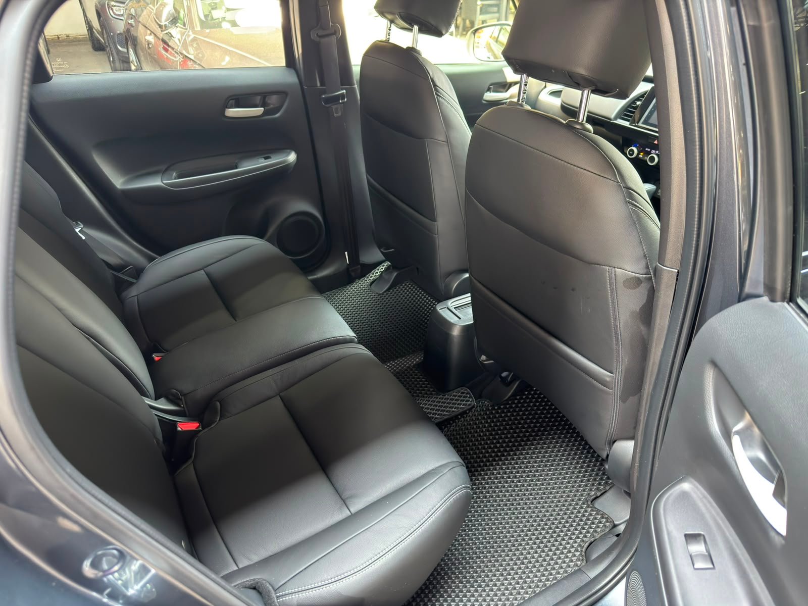 Honda Fit 1.3 Basic Sensing photo 8